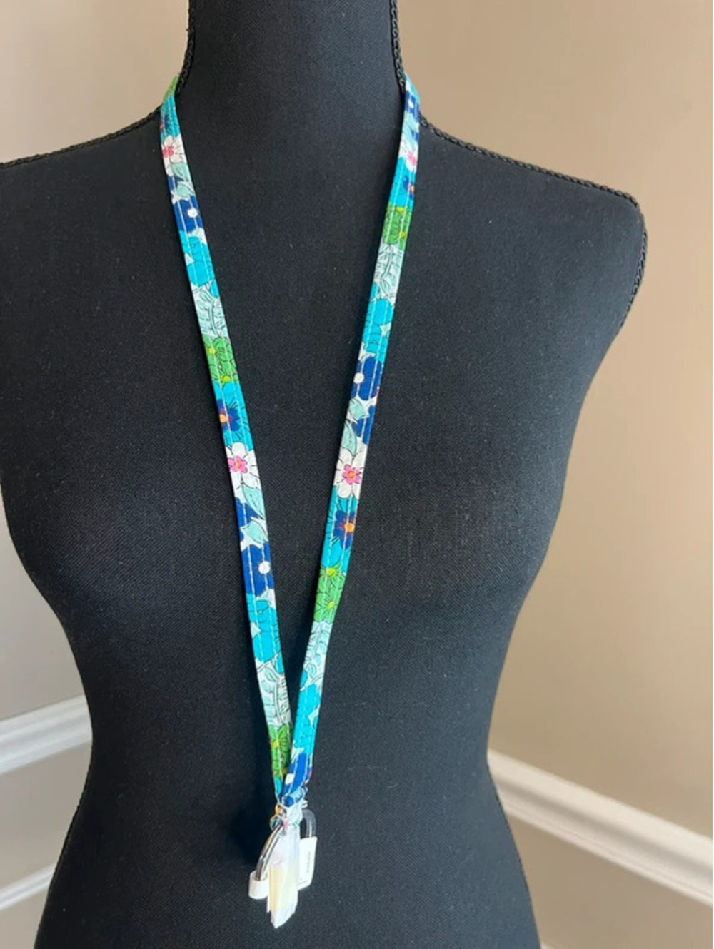 Vera Bradley Floral Lanyard Blue Green Multicolor Key ID Badge Holder NWT